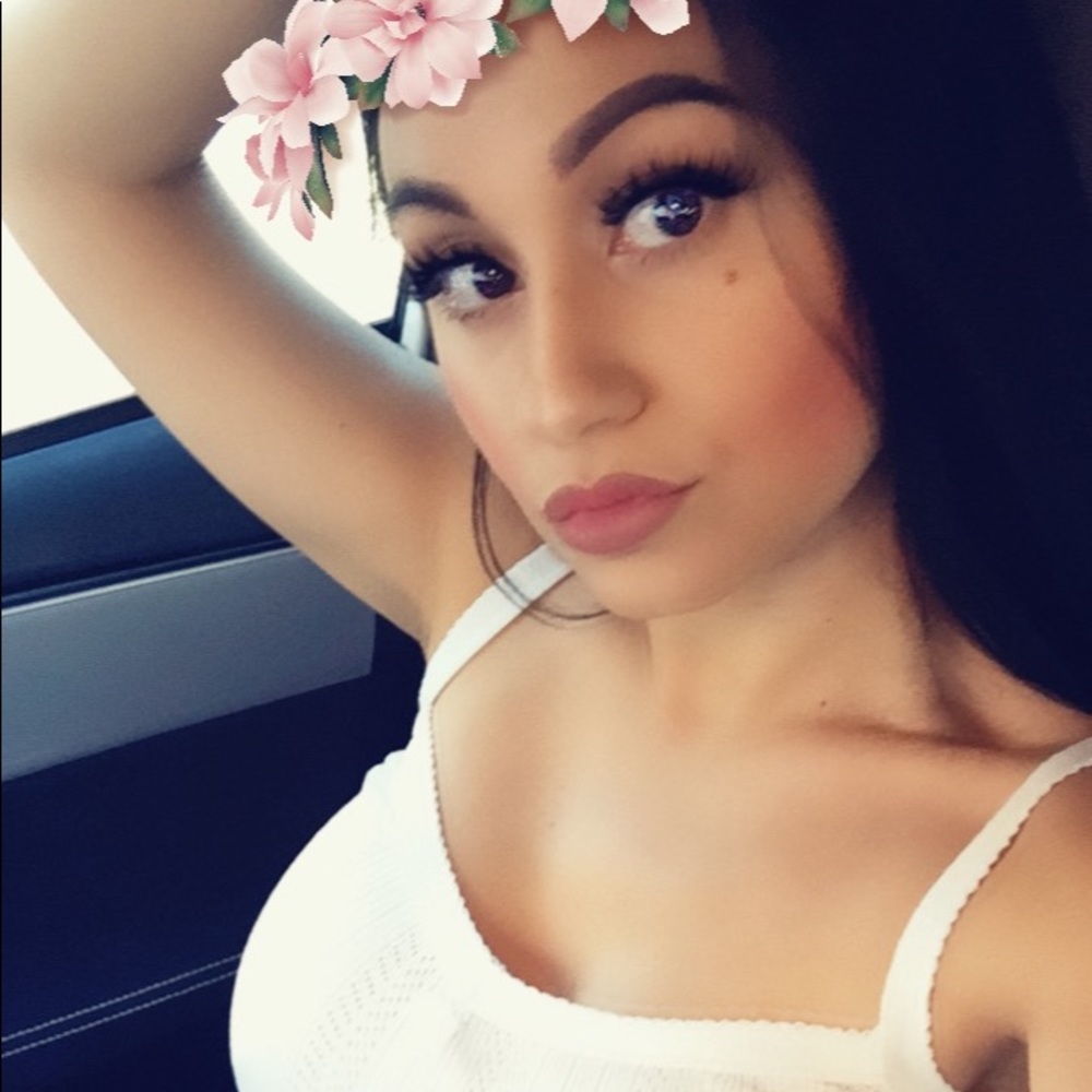 Meet your Posher, April